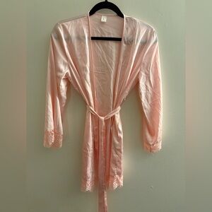Elegant Pink Lace Trim Robe